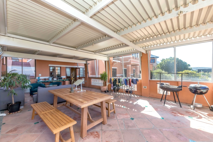 4 Bedroom Property for Sale in Oranjezicht Western Cape